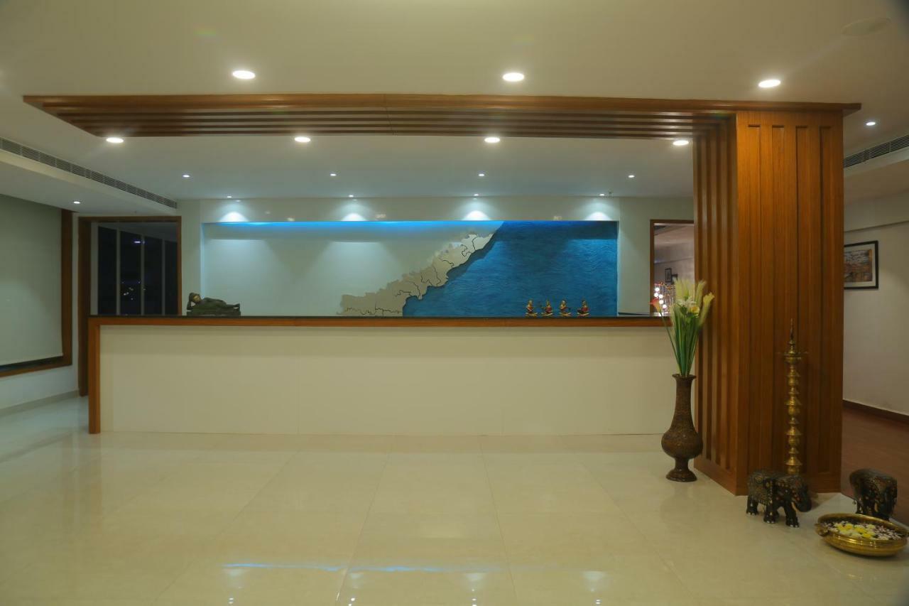 Bay View Hotel Vizag Visakhapatnam Exterior foto